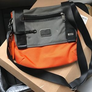New without Tags Tumi Messenger Crossbody Shoulder